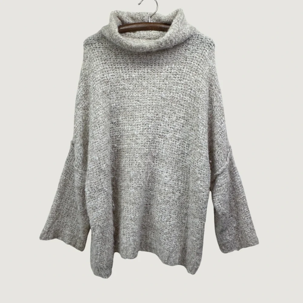 Free‎ People Alpaca Blend Turtleneck Sweater M Beige Oversized Boho Cozy Knit